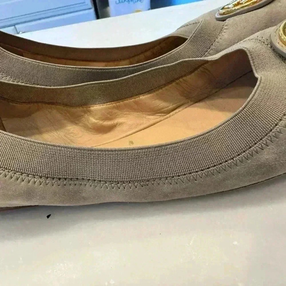 Tory Burch taupe leather ballet flats with gold Tory logo size 8 excellent - Picture 4 of 9
